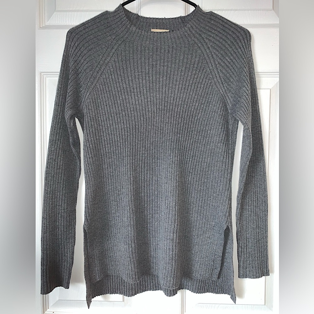 ELIE TAHARI • ribbed sweater top cashmere blend modern chic clean girl apres ski